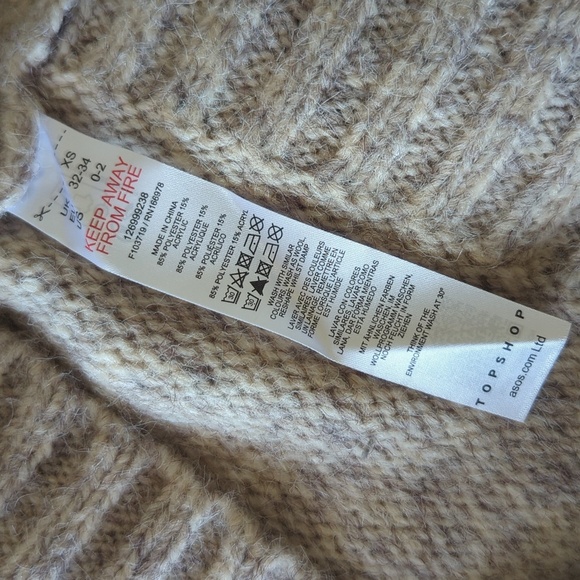 Topshop Oversized Sweater Dress in Oatmeal - Picture 10 of 10
